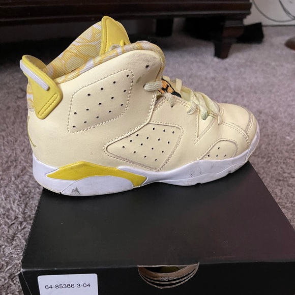 Jordan 6 size 2 - Picture 2 of 2